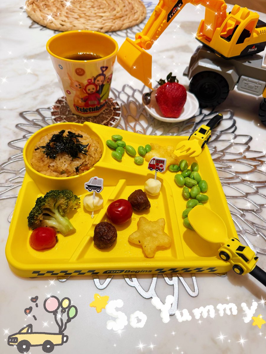 2歳児ご飯♡🍚
お皿が可愛いすぎて
テンション上がってた(｡･Д･｡)ﾉ
よかった🩵✨

#子供ご飯