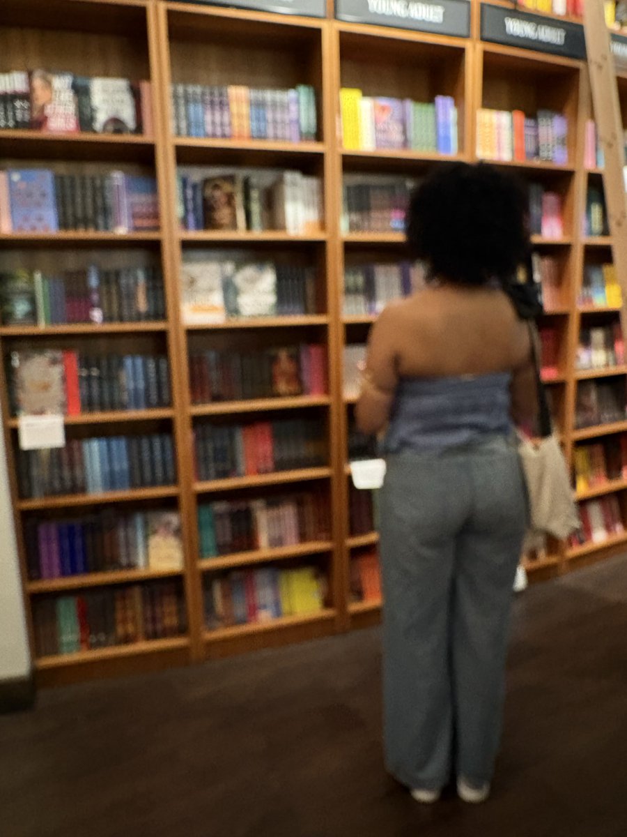 sassybutsoft's tweet photo. 📚🫧🪐 https://t.co/GDwpSdea98