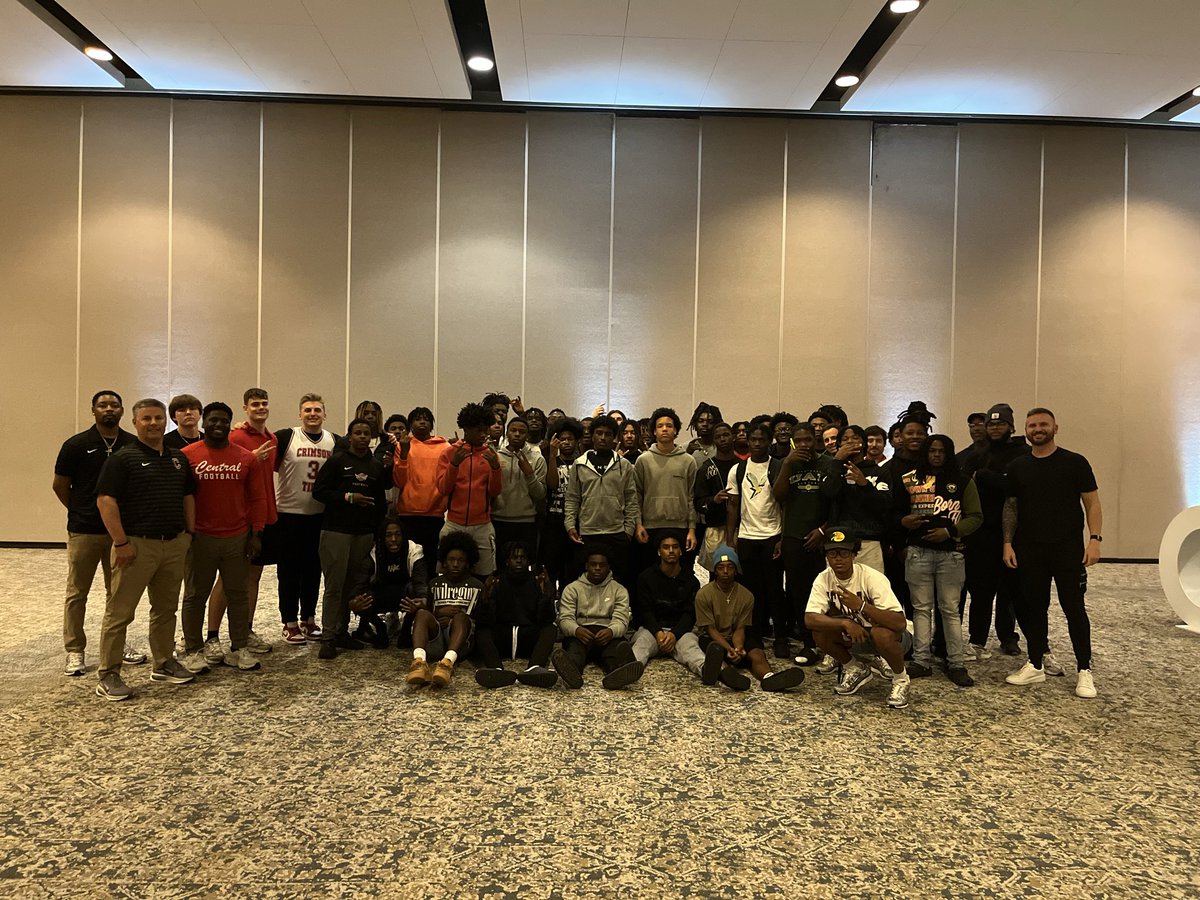 Red Devil Football tweet media