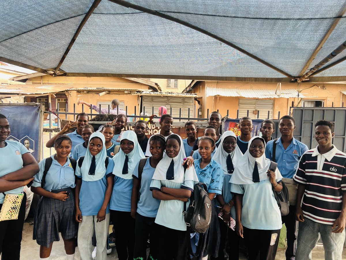 mindsettersinst's tweet photo. On Tuesday, Mind Setters Institute (MSI) held a seminar at JPeace Secondary School guiding students on life before and after WAEC &amp; JAMB, career choices, and self-reliance.
Empowering young minds for a better future. 🎓
#MindSettersInstitute #YouthEmpowerment https://t.co/Pl9VRlih1d