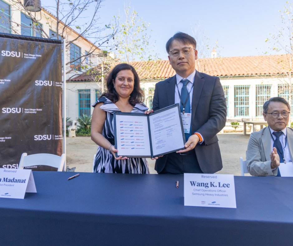 Adela de la Torre tweet media