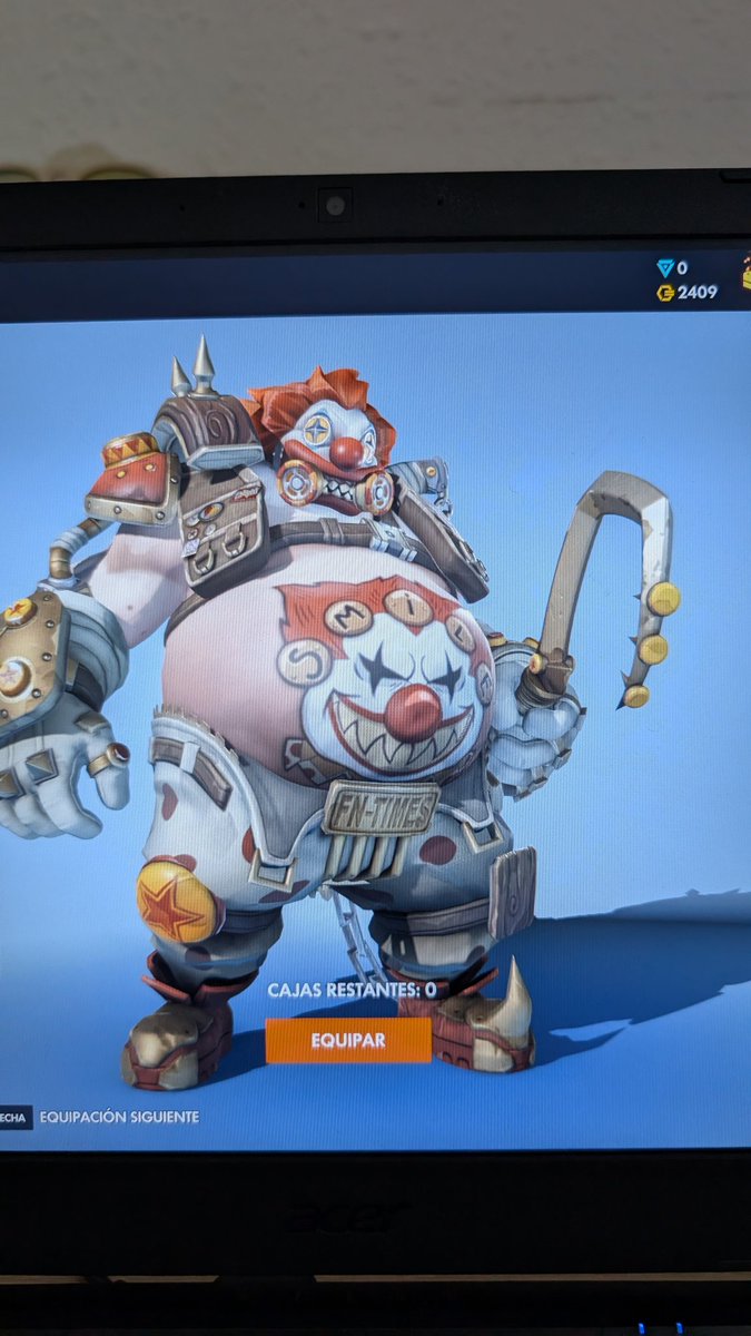 pauwavess's tweet photo. Hoy me han tocado estás skins en overwatch. Obviamente me ha flipado la de Kiriko https://t.co/9i9l8njC71