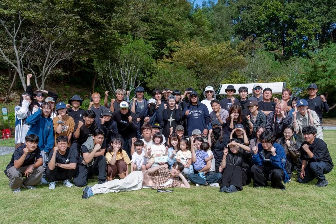 TheAnnyeongOppa's tweet image. "Our Universe" is now signing off 😭 We will surely miss all the cast, especially our little sunshine Woo Joo, Thank you for warming our hearts every episode 🫶🏻

📷:_yuho_o

#OurUniverse #BaeInHyuk #ParkSeoHam #RohJeongEui #ParkYooHo