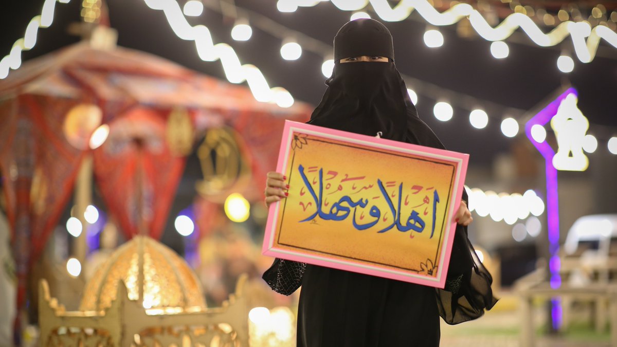 UNICEF_Yemen's tweet image. 1/3 We are proud of these adolescent girls &amp;amp; boys, who exhibited artworks they produced thanks to a #UNICEF supported programme conducted during the holy month of #Ramadan 🌙