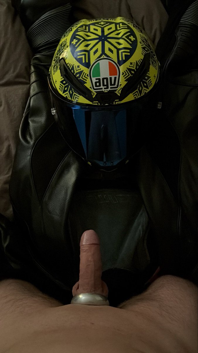 BikerXGear's tweet photo. Before Bro is coming picking up his deep cleaned Laguna Seca Evo, I’m having my fun with it 😈💦 wanna see more what happens? 

#gaybiker #gay #gayleather #gaymuscle #wataa #cum #gayjackoff #gaycum #mx #muscle https://t.co/5a0BQ7rIhI
