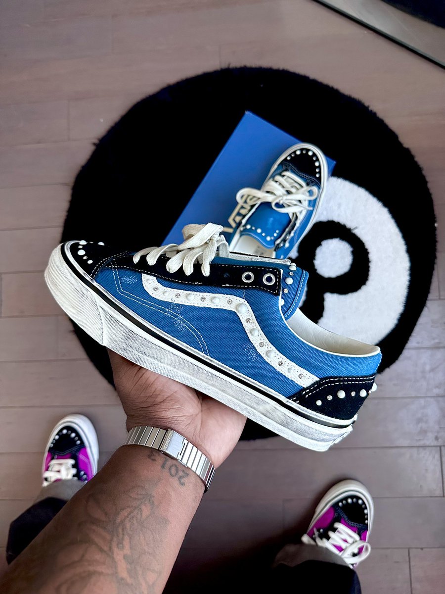 Ovrnundr's tweet photo. Vans Old Skool 36 Pearlized "Navy" 💎 

• $130
• March 19th https://t.co/pRkxRQkUXM