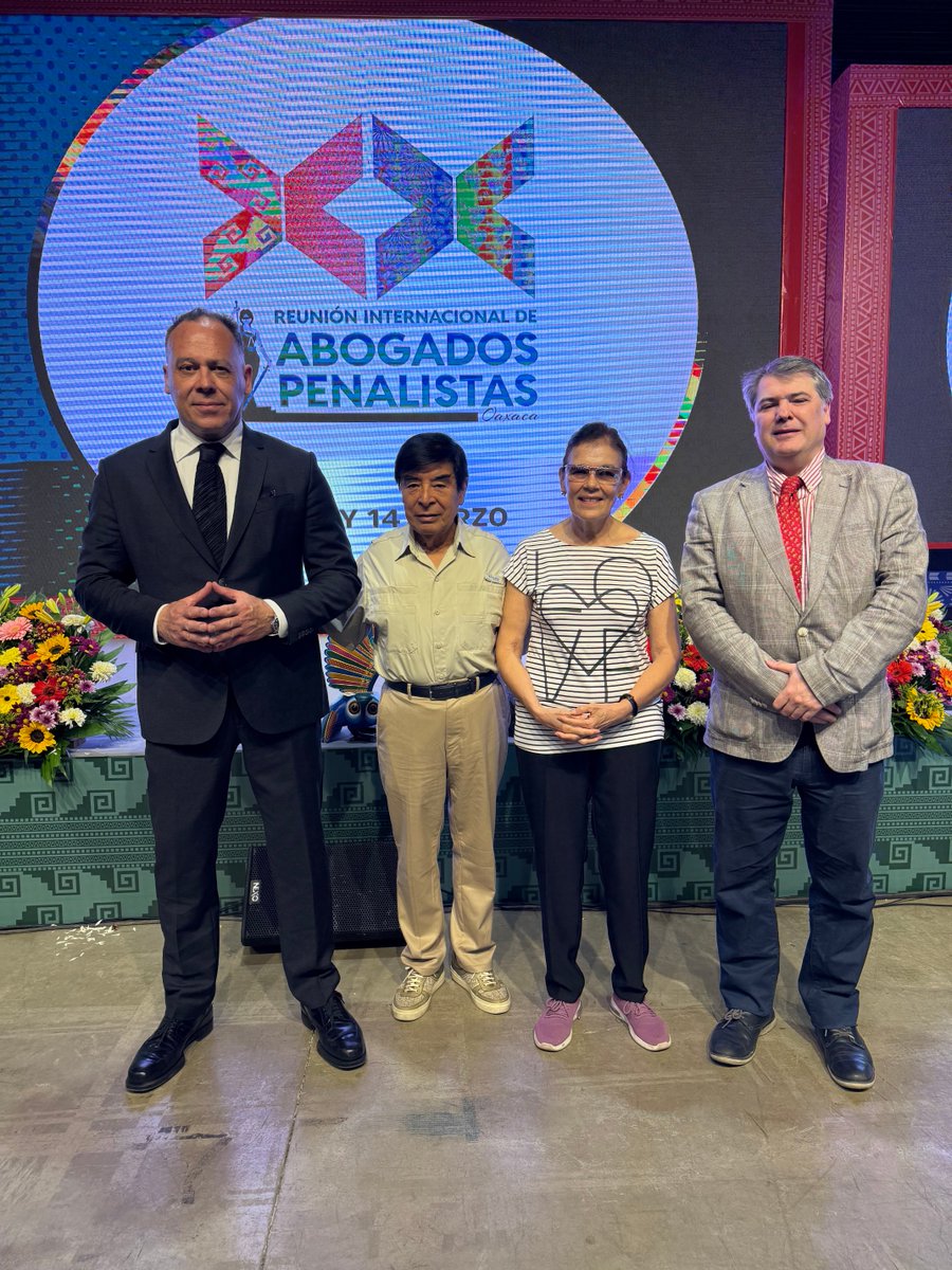 De izquierda a derecha: Ontiveros, Moreno, Leguízamo y Polaino, Miembros de las Academias Mexicana y Española de Ciencias Penales, en el marco del XX Congreso Internacional de Penalistas celebrado hoy, en Oaxaca: