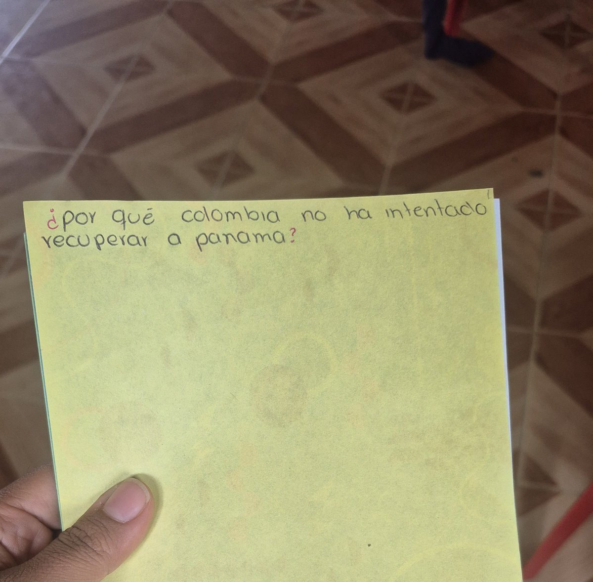 laura09j tweet media