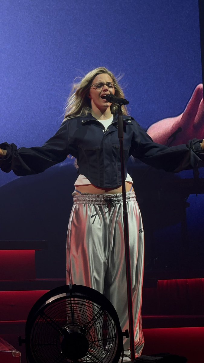 olivia | reneé pcd :( 𐙚˙⋆.˚ tweet media