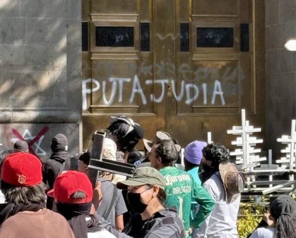 <a href="/FightWithMemes/">Fight With Memes</a> La raza goes hard down there