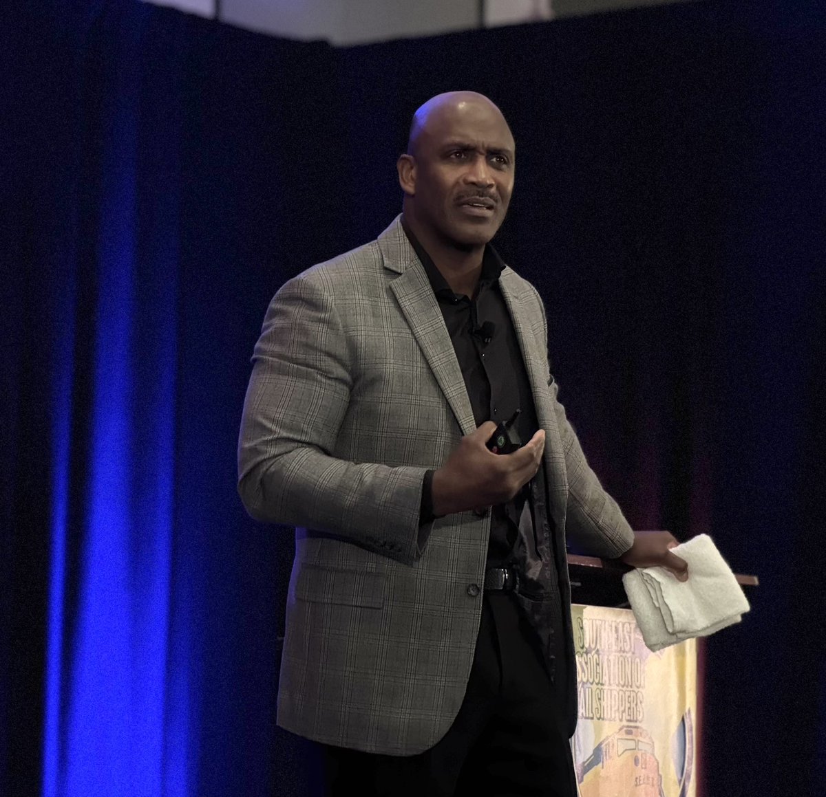 Eric Boles tweet media