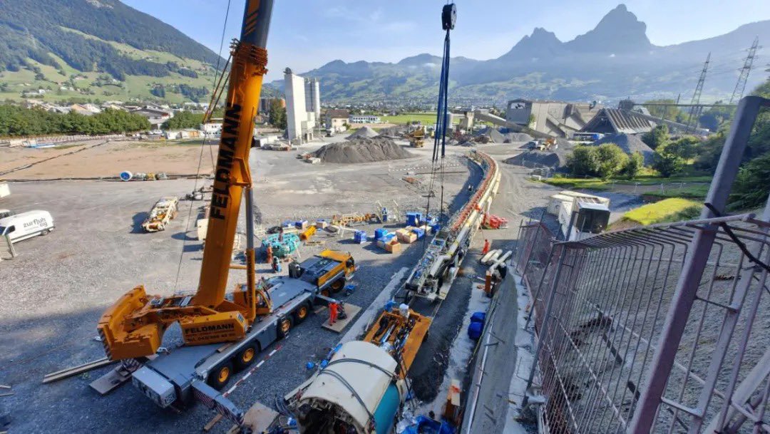 CRCCNews's tweet photo. #CRCCTech By Lake Lucerne in #Switzerland, a #CRCC TBM completed a water diversion tunnel with precision. With an excavation diameter of 3.85 m and a length of 110 m, the equipment maintained stable progress beneath existing railway tunnels and through water-gushing strata.🇨🇭🚧 https://t.co/NKrFDNtW6u
