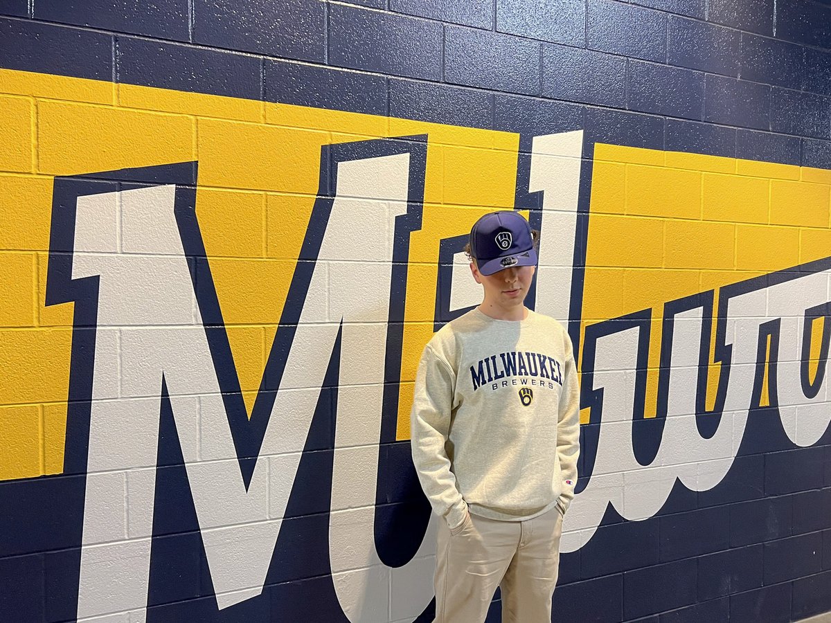 Brewers Team Store tweet media