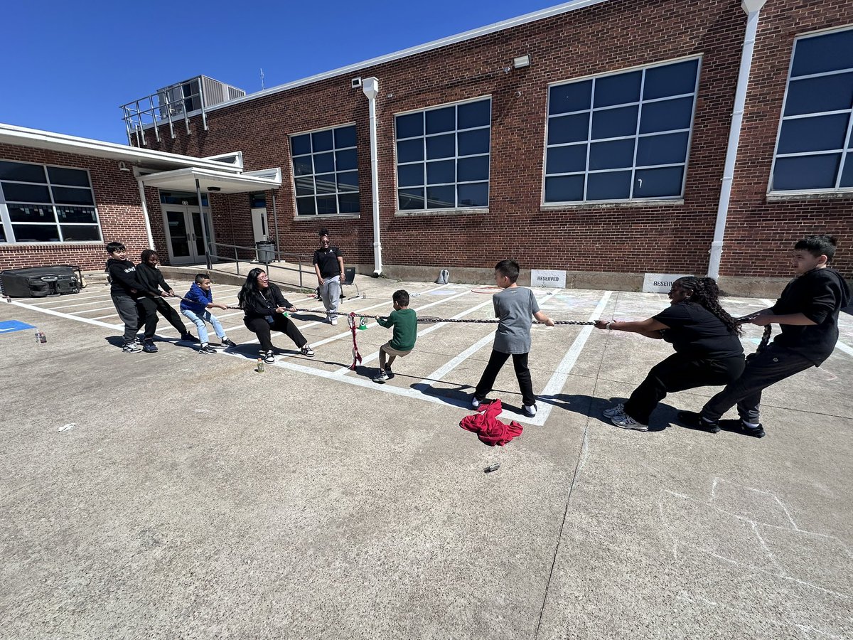 Emily Lawrence tweet media