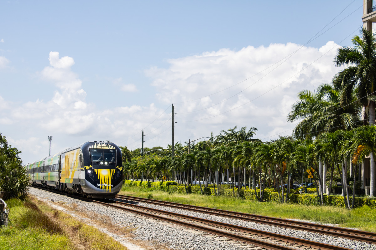 fltrek's tweet photo. Brightline Offers Half-Price Child Tickets For Orlando-Coast Route: This deal comes right as people from all over the world are heading to The Sunshine State for Spring Break, which will over some seasonal travelers a https://t.co/wu7Yp3K8ih https://t.co/BcuEUzKhjg