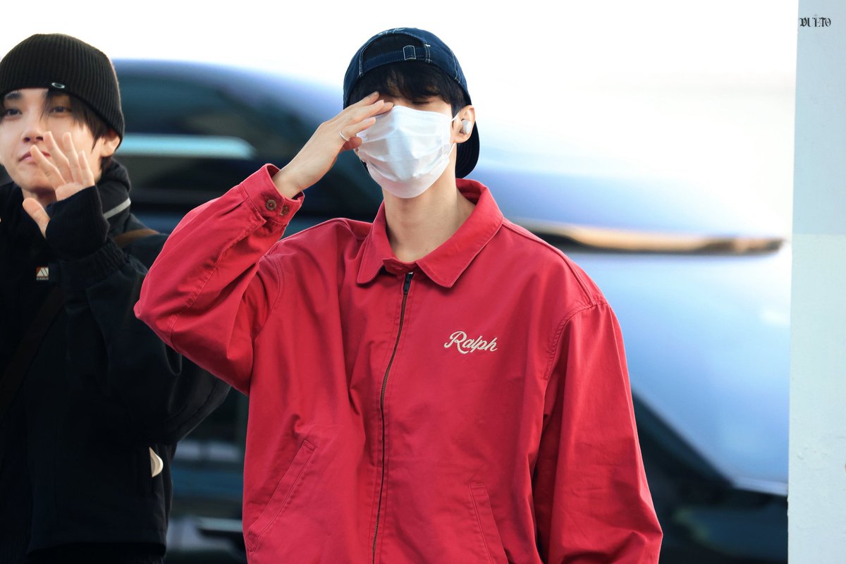 KyeomsBaekery's tweet photo. Get well soon, dokyeom😭❤️‍🩹 Stay warm, and don’t forget to take your medicine😭 https://t.co/xpiQrcUGsT
