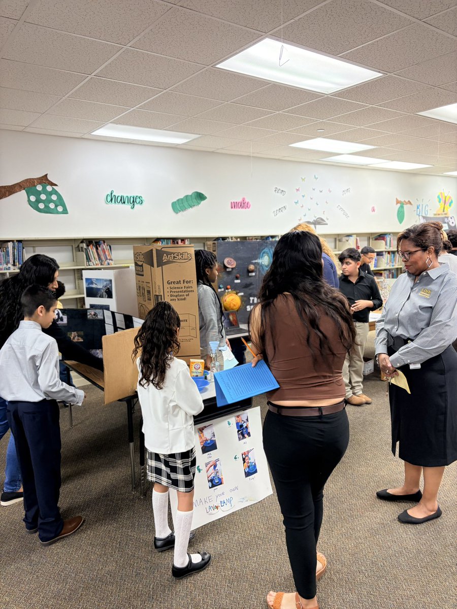 LES Fine Arts tweet media