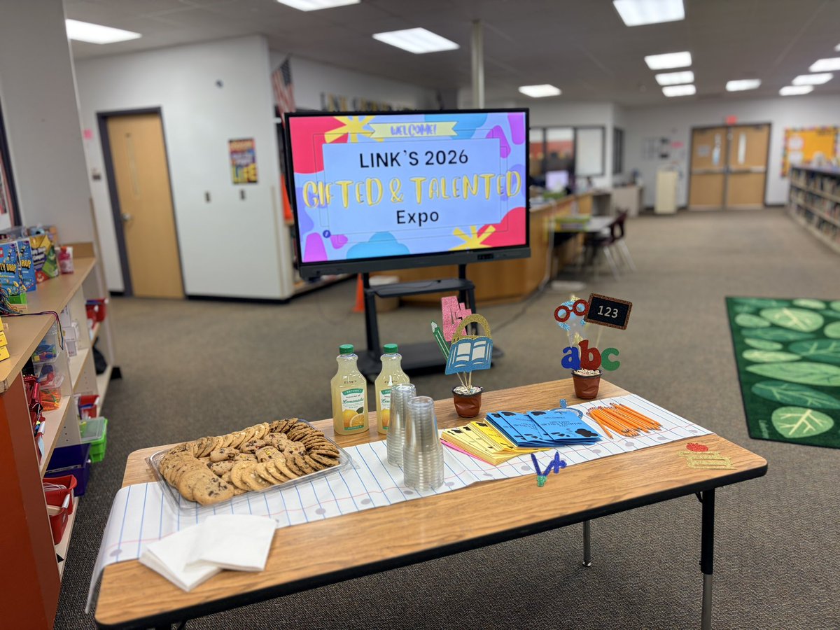 LES Fine Arts tweet media