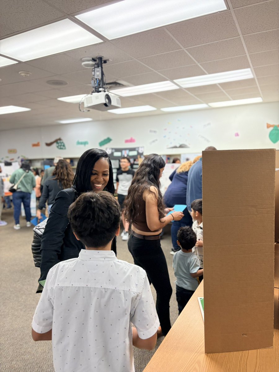 LES Fine Arts tweet media