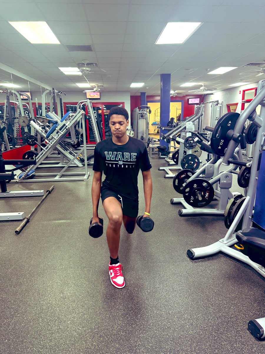 Elan Jones tweet media