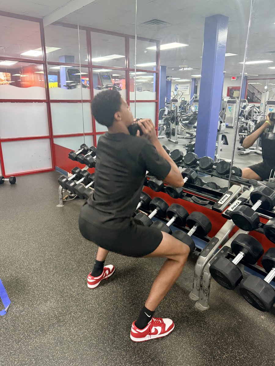 Elan Jones tweet media