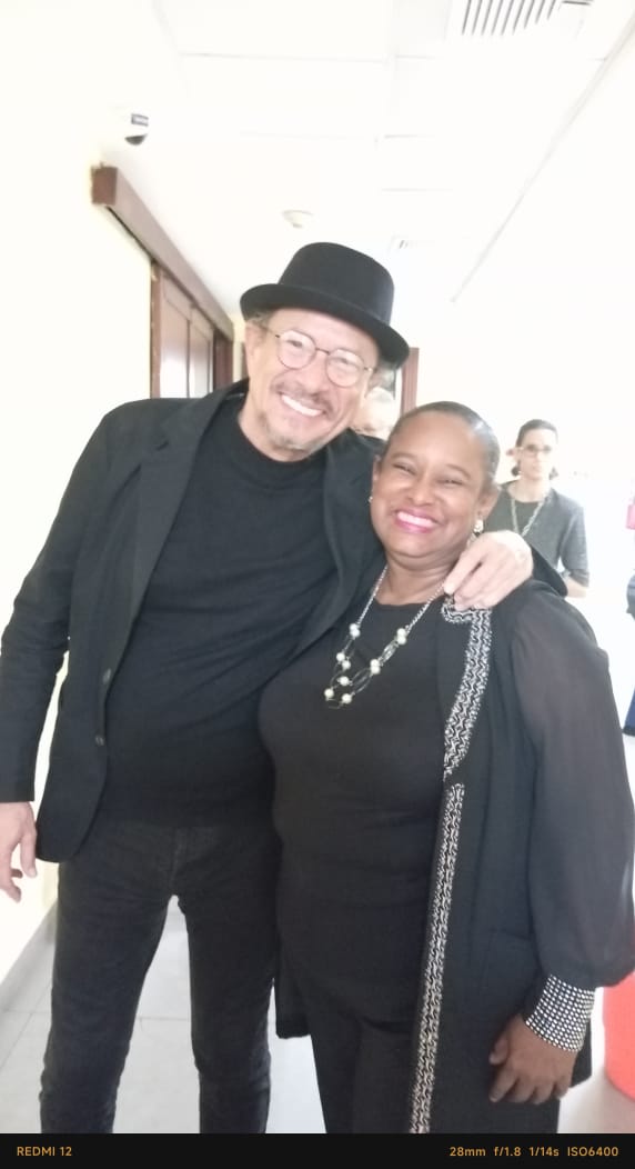 funtepod's tweet photo. Un momento hermoso después de terminado el concierto de José Antonio Rodriguez, sin desperdicio https://t.co/KUUGjE4PfC