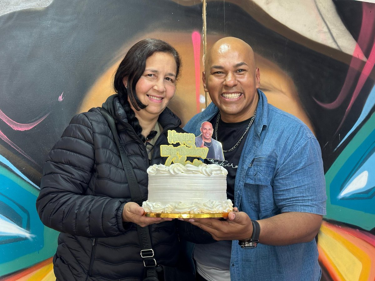 #ProgramaRevistaChris 
Jueves 12 de marzo 🗣️ 
#personalidades #emprendedores #musica Y nos adelantamos al festejo del cumpleaños 🎂 feliz de #ChrisMora 🗣️🗣️🗣️🎂🎉🎂🎉
.
<a href="/chrisrevista/">RevistaChris</a>
#CasadelaculturaTungurahua