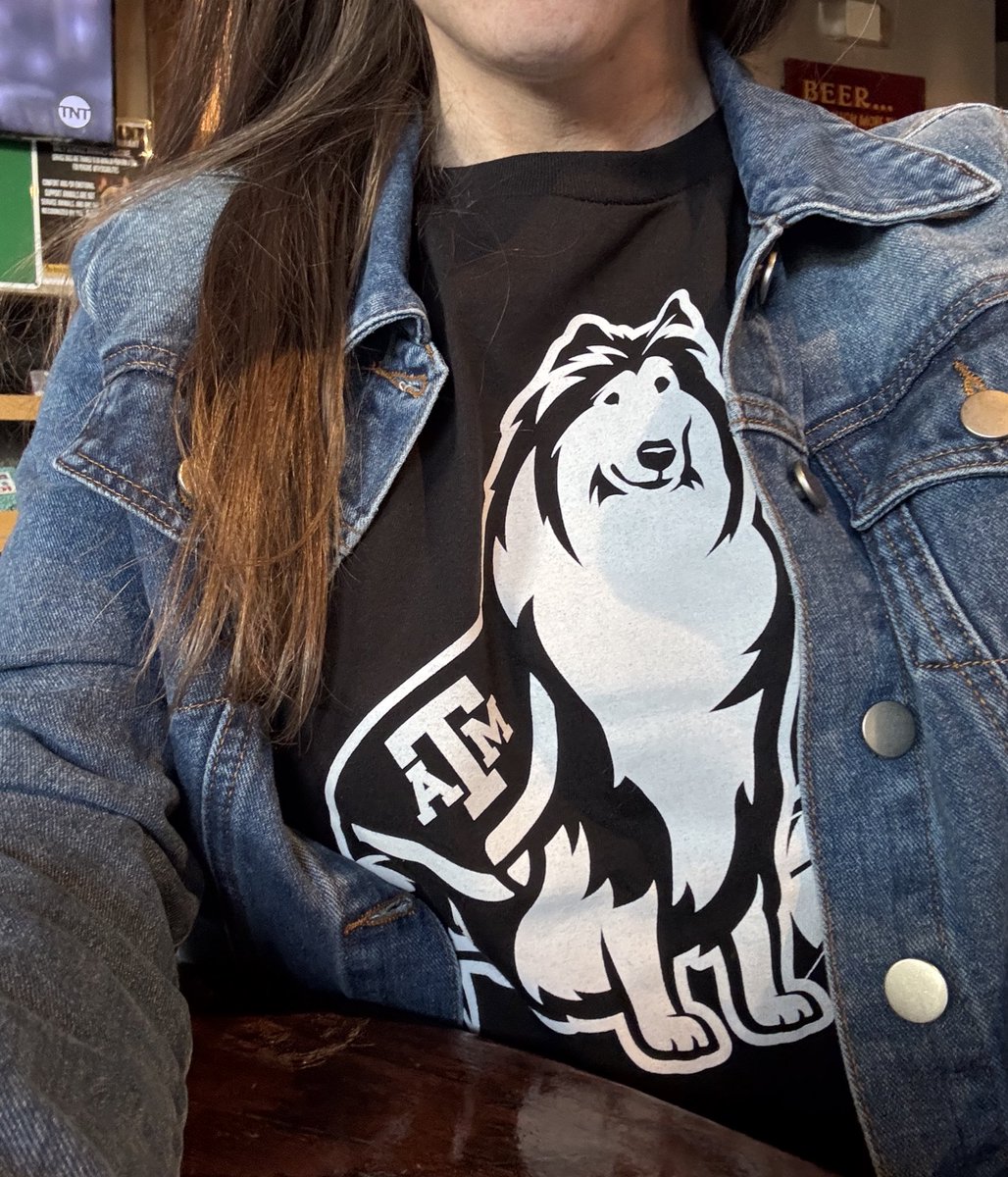apeoples13's tweet photo. Got my lucky shirt on! @aggiembk #BTHOou #SECMBB https://t.co/K1nr7fmQEc