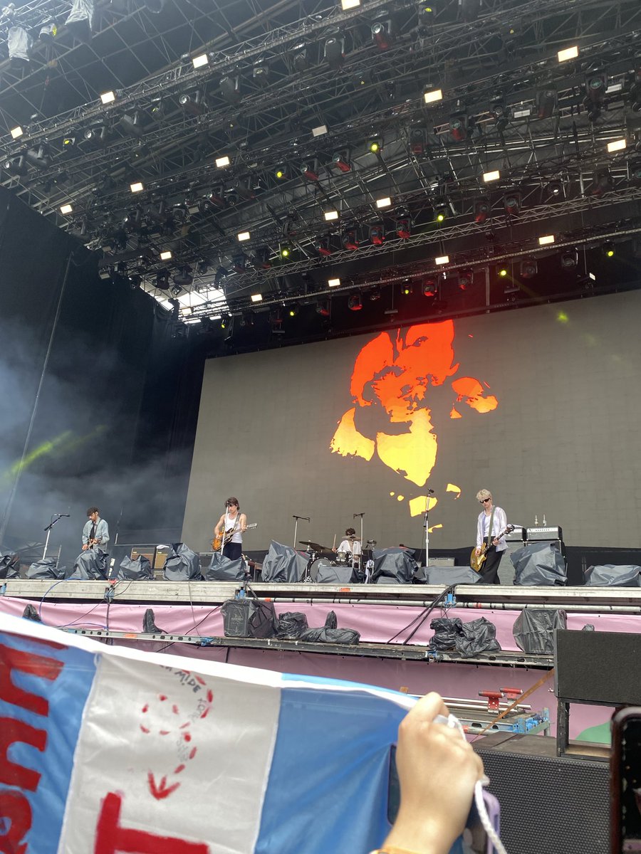 mañana empieza el lolla pero no es este lolla