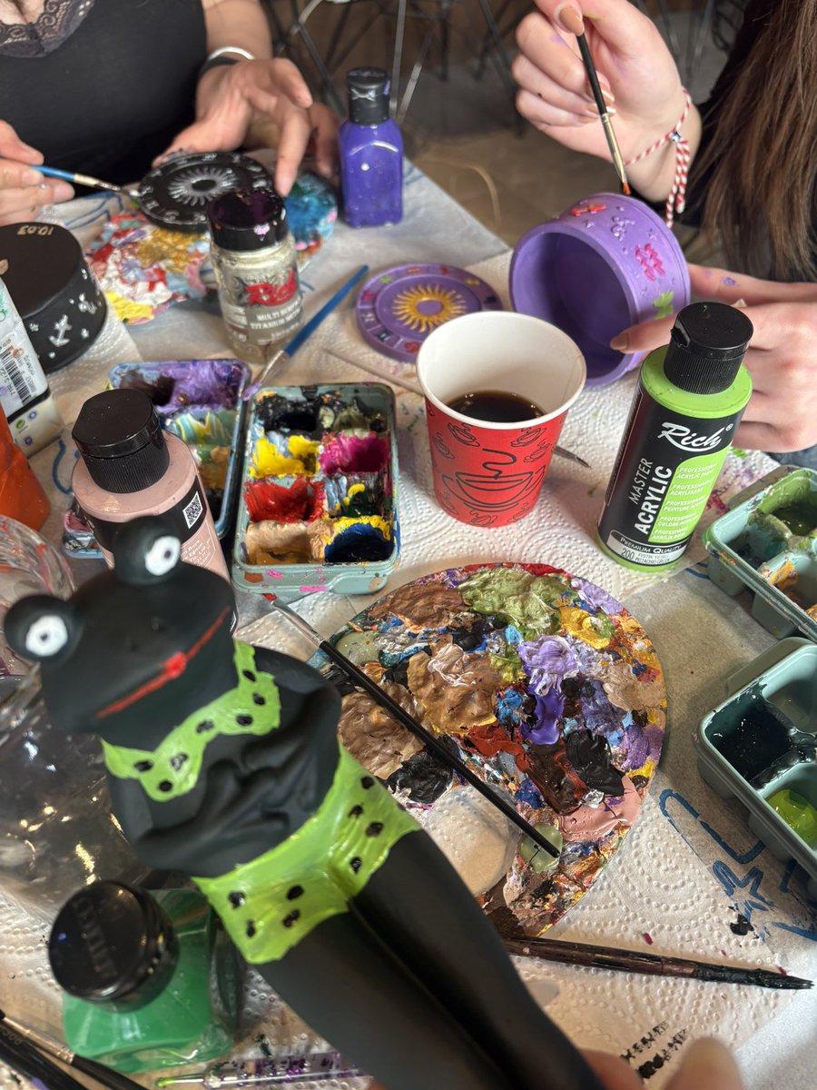 esraexs's tweet photo. 🐸 https://t.co/meuHOiTGf1