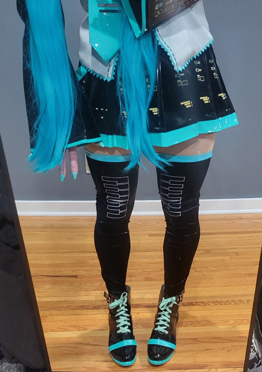 ErrantMoon7 tweet media