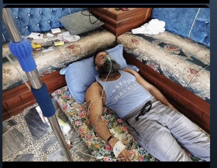 ᵖᵃʳᵒᵈʸ بشار الاسد tweet media