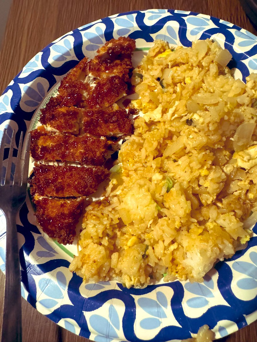 ShikiMiyoshino's tweet photo. Made dinner!! https://t.co/Pzzq6kDa6h