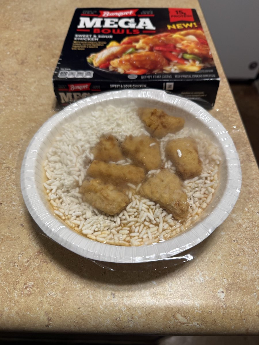 Vonstar23's tweet photo. @ConagraBrands First time I’ve seen this, lol.  No veggies! https://t.co/3YJYQacewa
