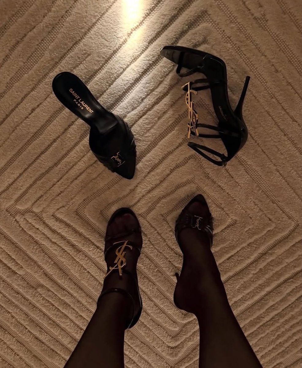 conflictingmmix's tweet photo. 1.Babylone 90 Mules in Smooth Leather 
2.Cassandra 100 Monogram Sandals in Patent Leather https://t.co/FHLXMMr2QP