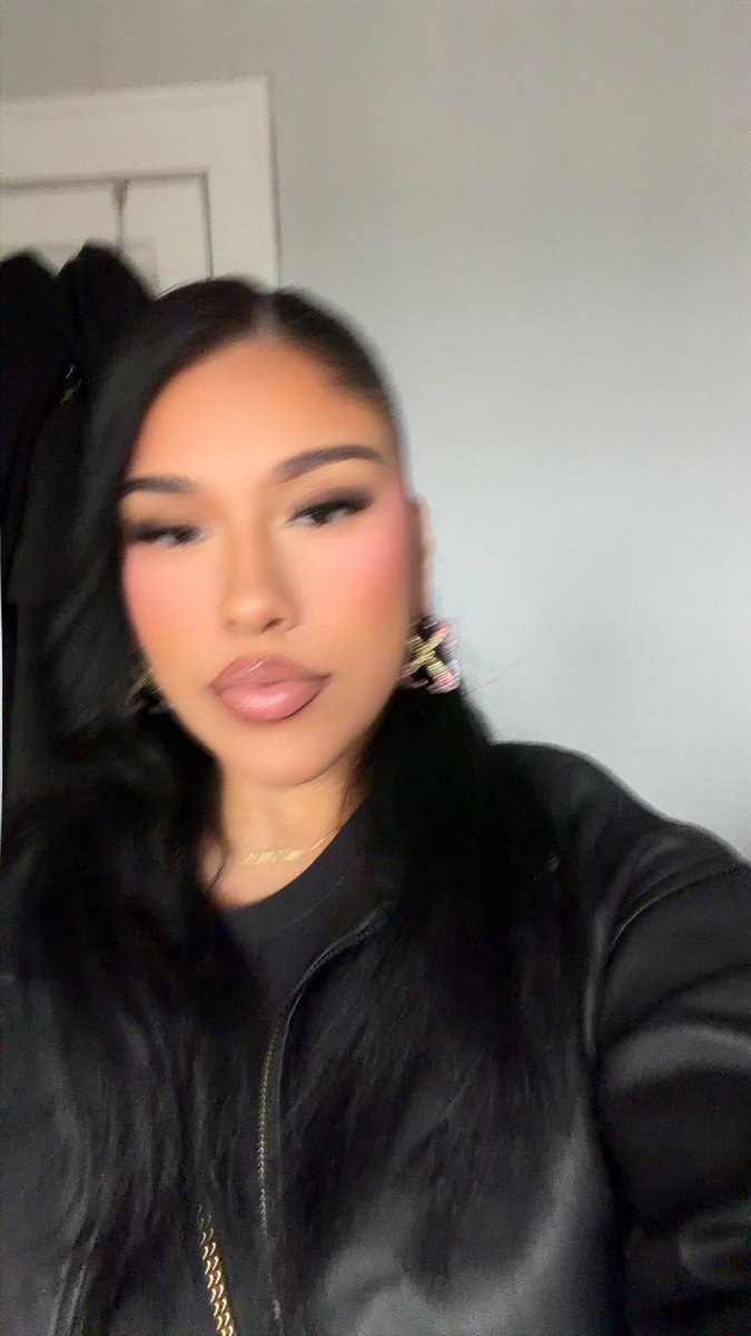 Steph ⚡️ (@phuckyomoney__) on Twitter photo 