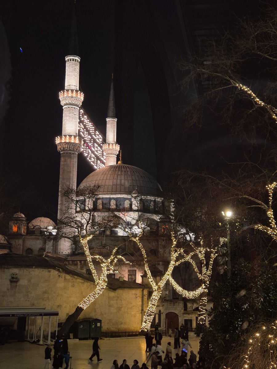 mureyyime's tweet photo. "Elveda ya şehrî Ramazan" nidalarıyla duygulandıran bir teravih kıldık https://t.co/CkJ4Sqxrbv