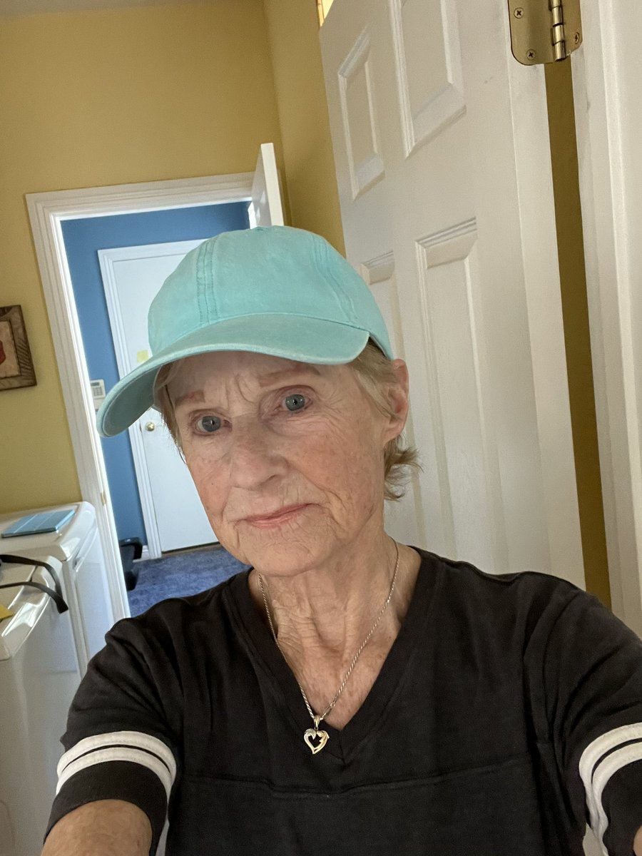 Katiebug tweet media