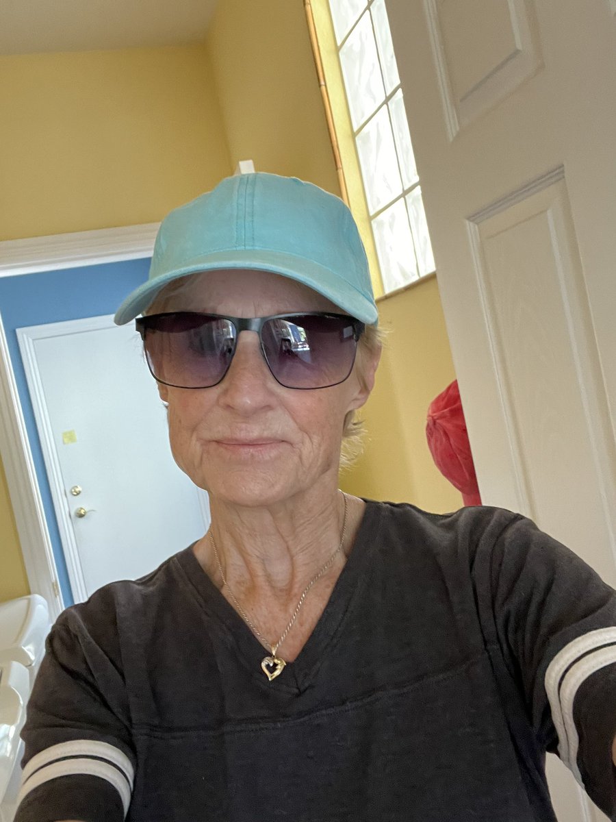 Katiebug tweet media