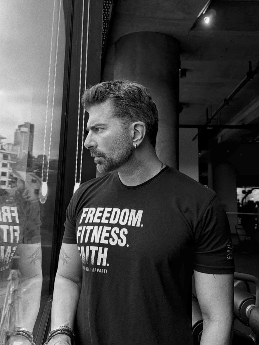 mydiziworld's tweet photo. #CenkTorun 🖤 https://t.co/ZLgpNs6ZLv