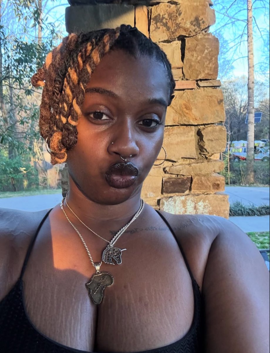 barefacebabyy tweet media