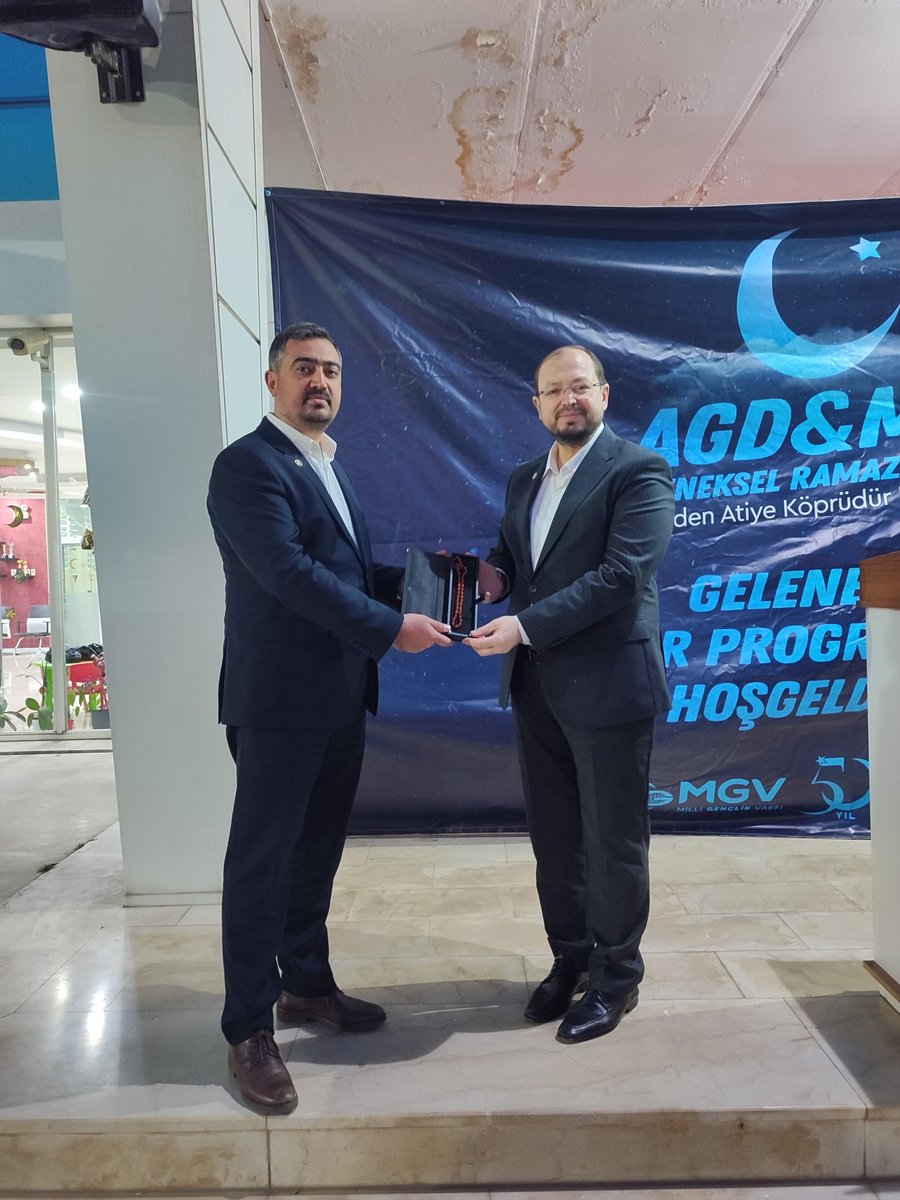 agdizmir's tweet photo. Geleneksel İzmir İftarımızı Genel Başkanımız Salih TURHAN Beyefendilerin katılımlarıyla gerçekleştirdik. https://t.co/hXgyNSci1e