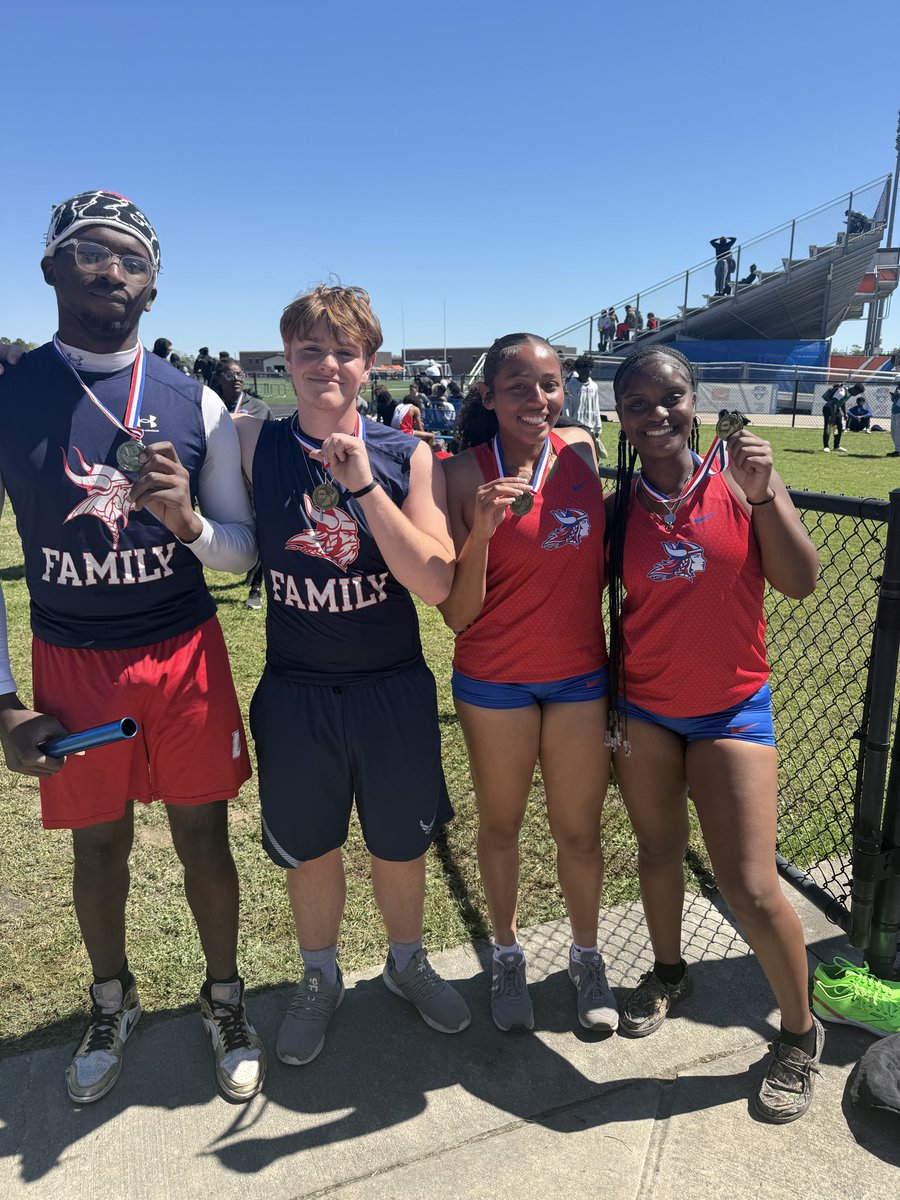 Dulles Track tweet media