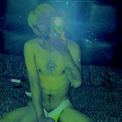 b ⚡🔥✨ tweet media