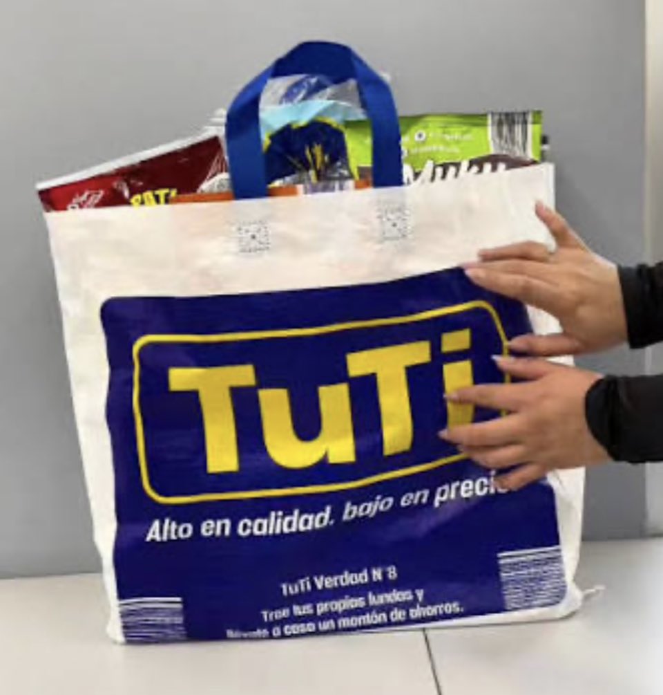 Una bolsa reusable del Tuti es más bonita y sobria que esa huevada de mochilas.