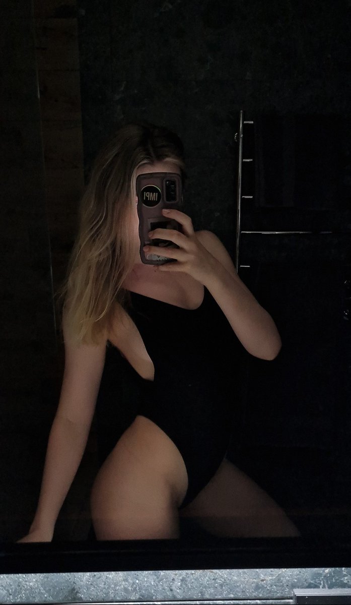 оленятко tweet media