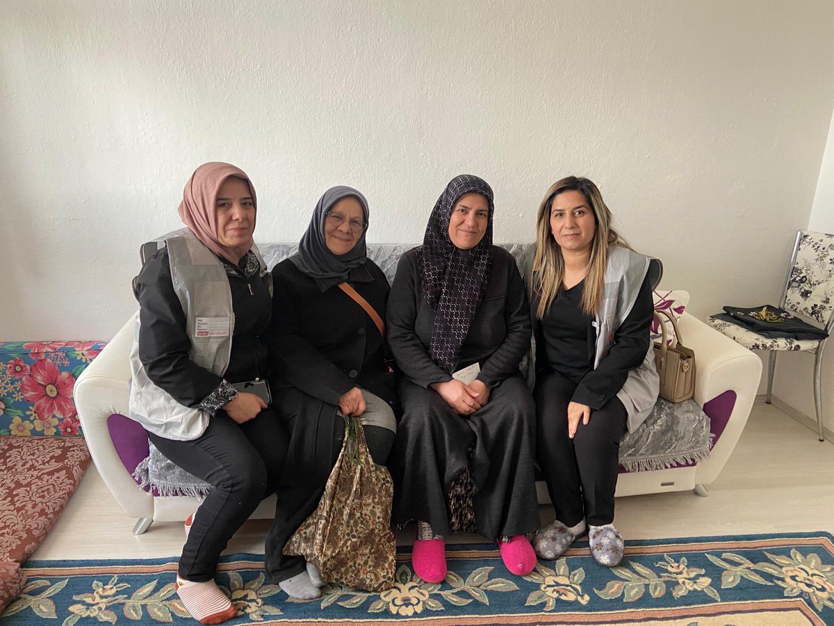 haymanaAKKADIN's tweet photo. 📍 Çaldağ Mahallesi
İl Kadın Kolları Yönetim Kurulu üyelerimiz ve ilçe teşkilatımız ile birlikte Ramazan ziyaretlerimizi gerçekleştirdik.
Kapı Kapı,Gönül Gönüle 🌸
@tugbaisikercan 
@akgul_aysel https://t.co/VtuLjnzjPh