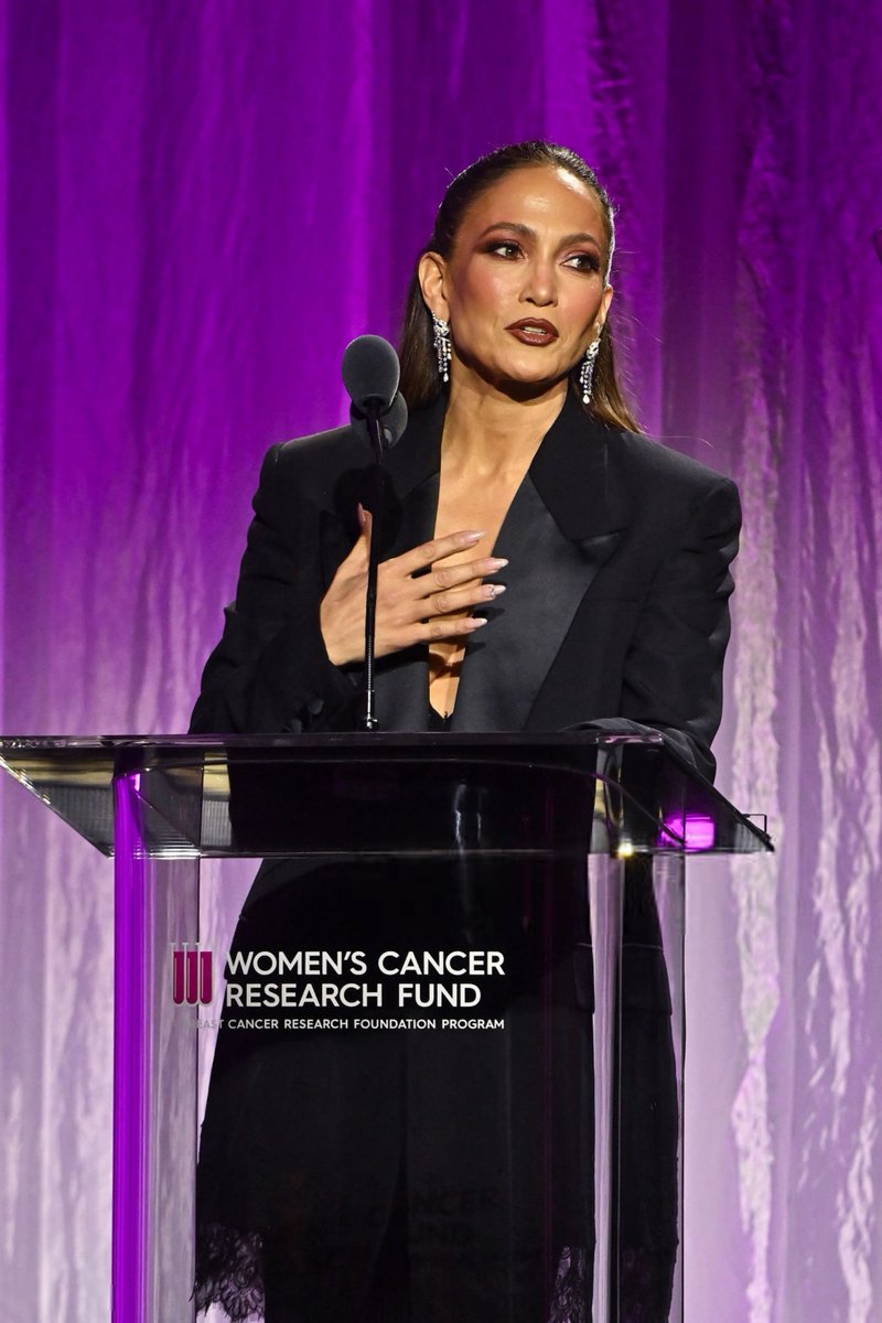 Jennifer Lopez Updates tweet media