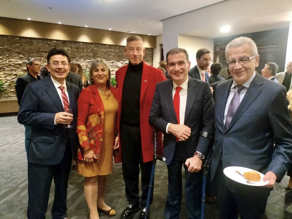 willysrivers's tweet photo. Hoy estamos acompañando a nuestro buen amigo y colega el profesor Chileno Santiago Schuster  en el lanzamiento de su libro: ESTUDIO SOBRE LAS EXCEPCIONES AL DERECHO DE AUTOR Y CONEXOS, ANÁLISIS COMPARADO ENTRE CHILE, COLOMBIA, MÉXICO Y PERÚ. https://t.co/YMwdz3mLs6