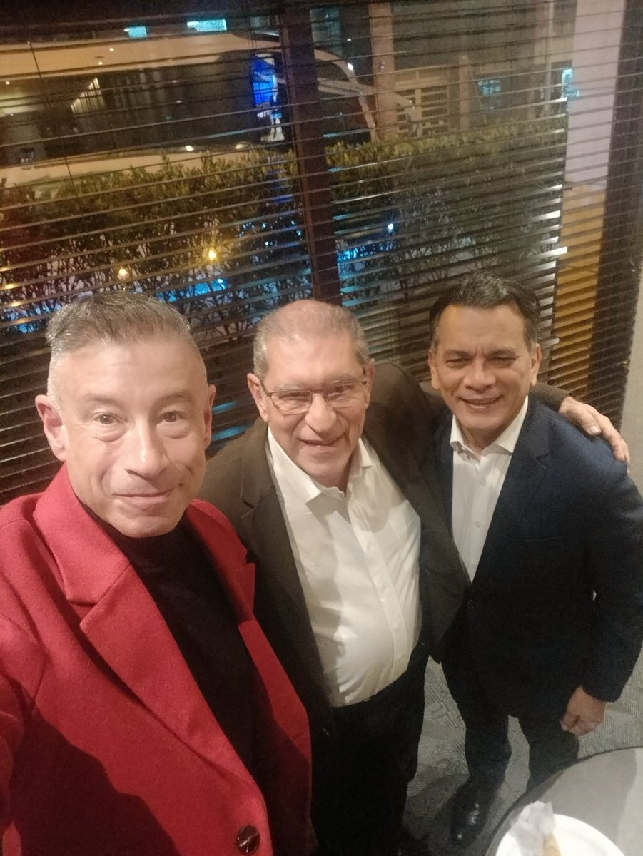willysrivers's tweet photo. Hoy estamos acompañando a nuestro buen amigo y colega el profesor Chileno Santiago Schuster  en el lanzamiento de su libro: ESTUDIO SOBRE LAS EXCEPCIONES AL DERECHO DE AUTOR Y CONEXOS, ANÁLISIS COMPARADO ENTRE CHILE, COLOMBIA, MÉXICO Y PERÚ. https://t.co/YMwdz3mLs6